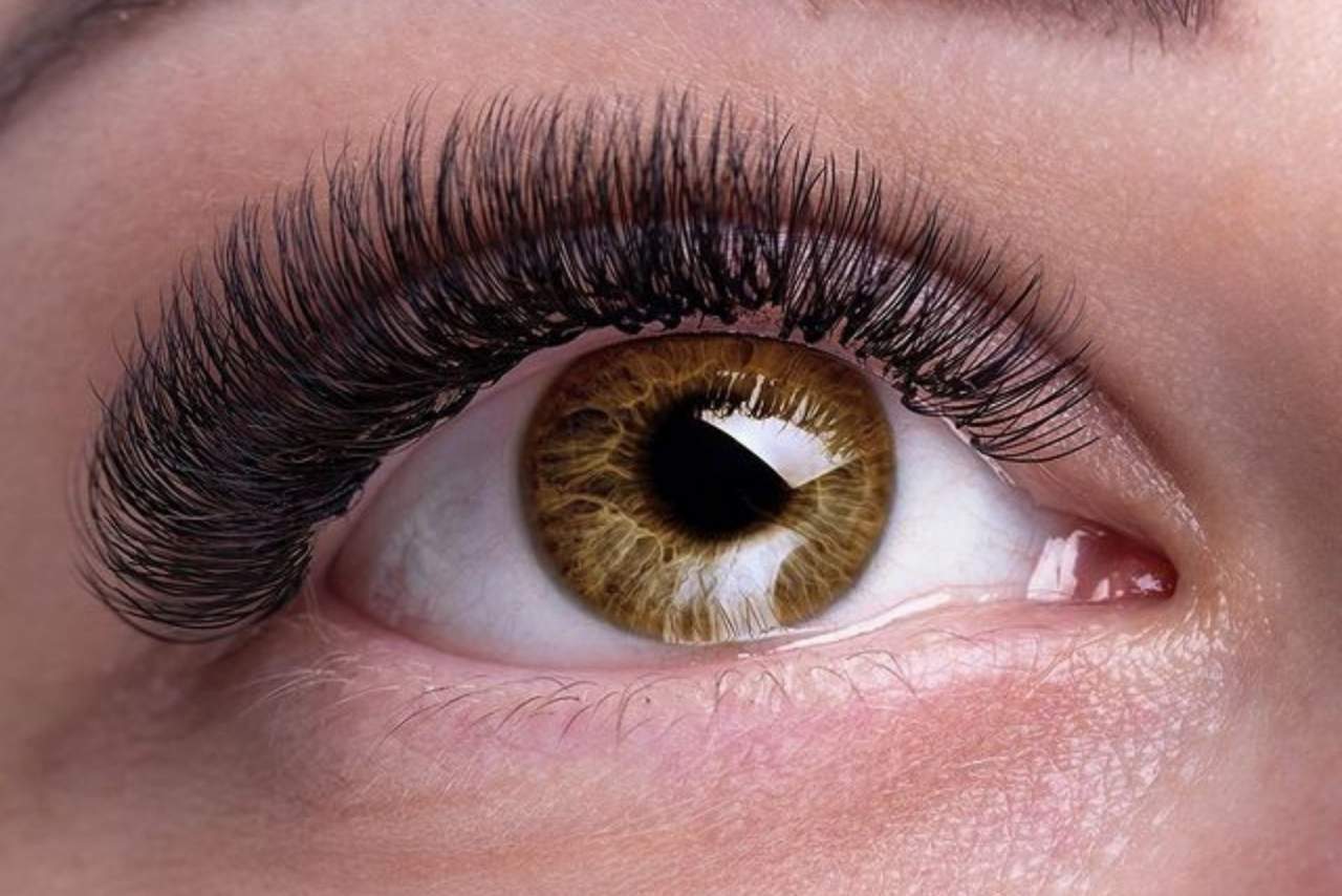 Noa Nox: curso de extensiones de pestañas en Oviedo