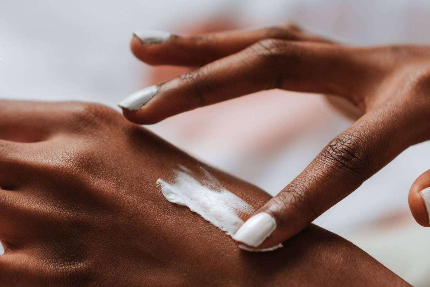 Los consejos de Kunal Cosmetics para mantener una manicura bonita en verano