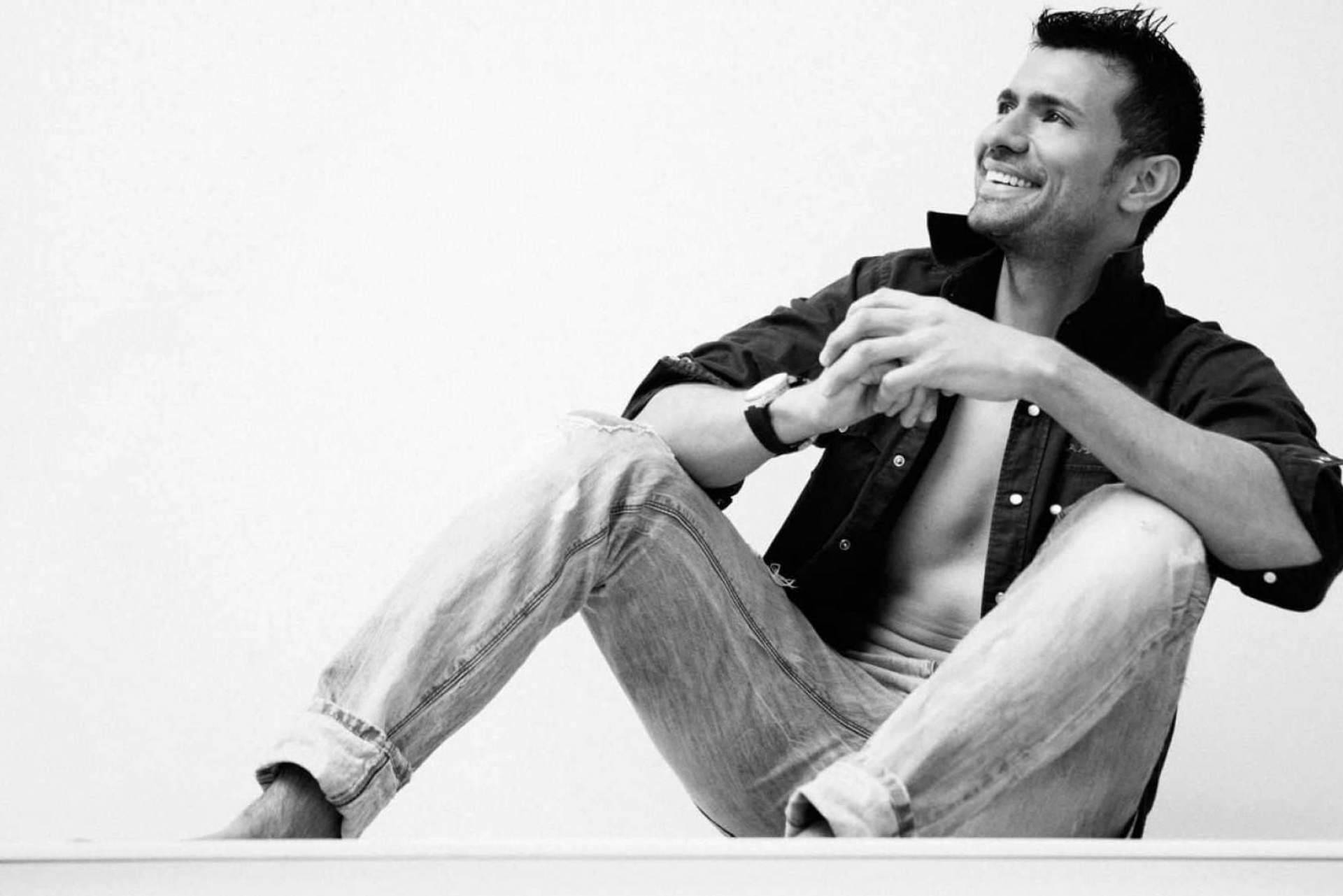 El cantante colombiano Edyn Carvajal, una larga trayectoria de amor por el medio artístico