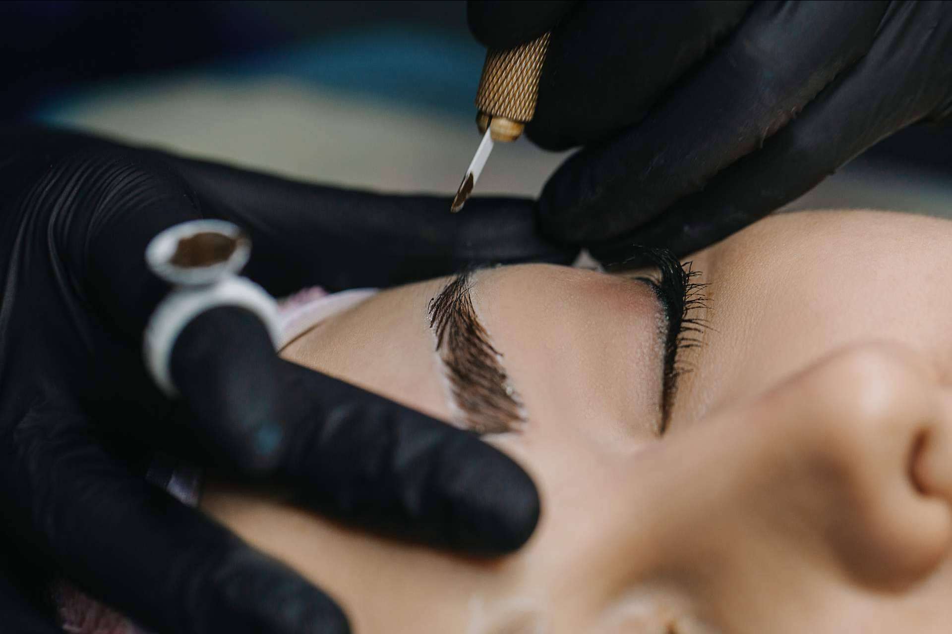 Dra. Lizeth Alba, experta en microblading en Valencia