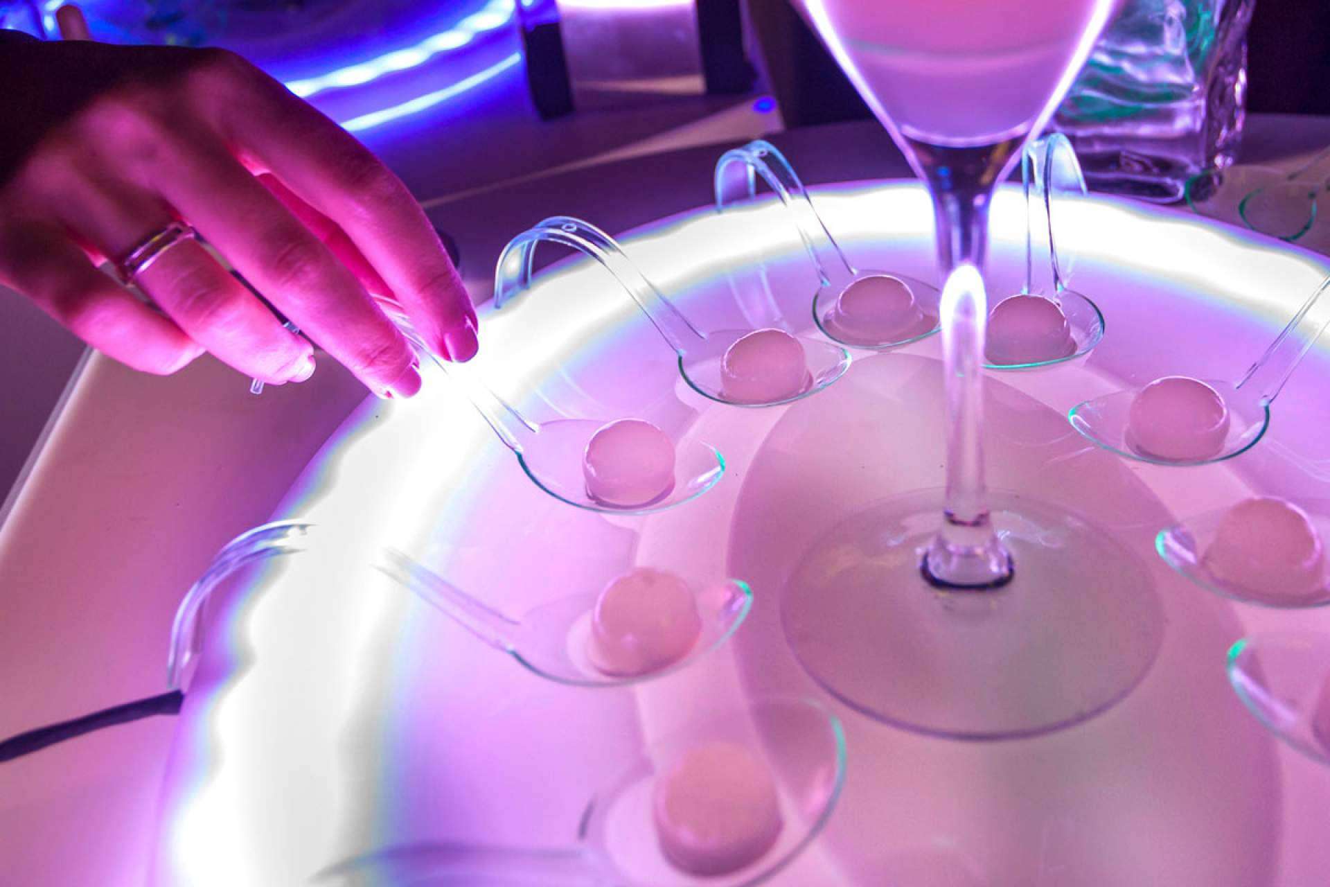¿Qué es el servicio de coctelería molecular para eventos? Pearls Molecular Experience
