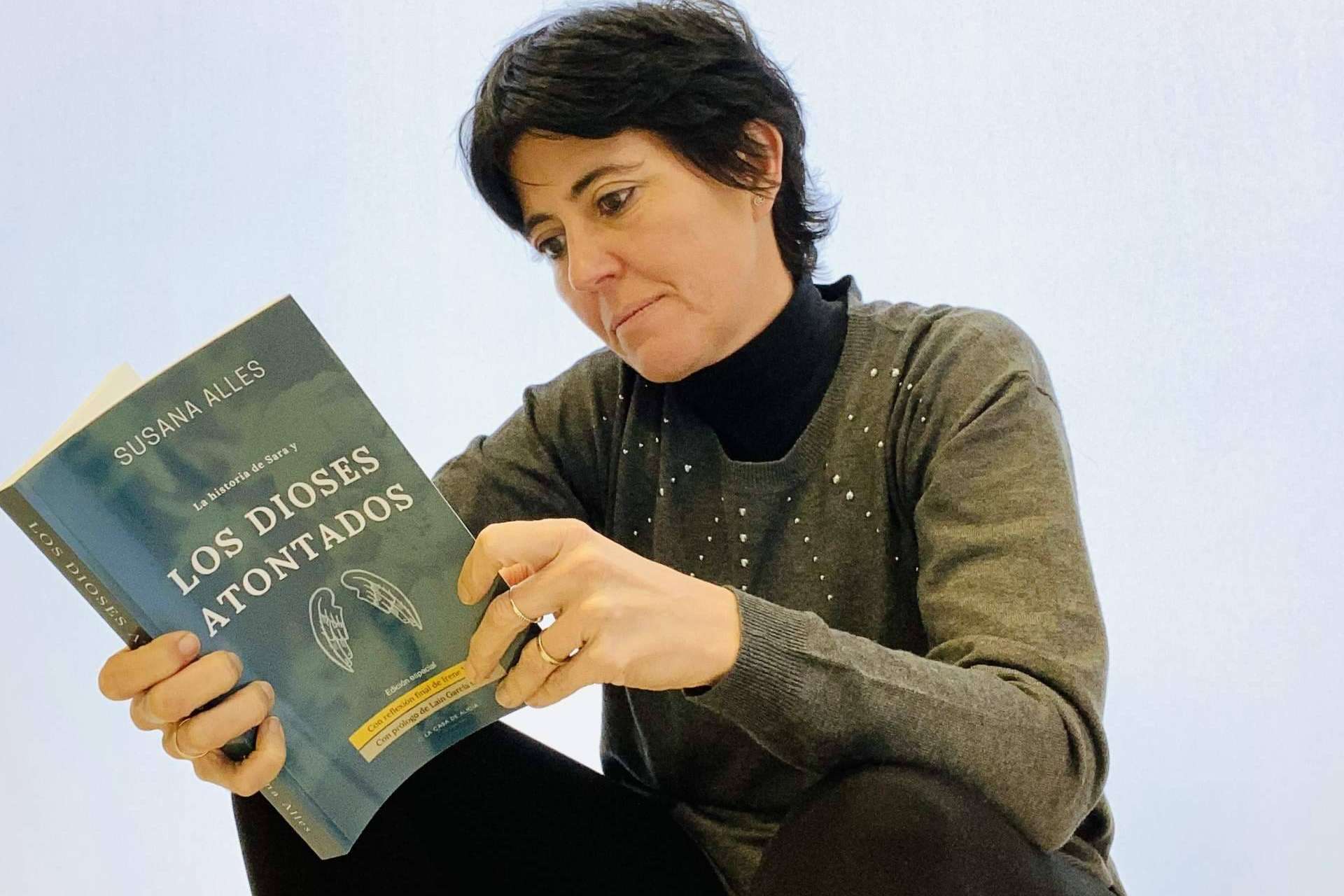 ¿Se puede escribir autoayuda en formato novela?, Los Dioses atontados