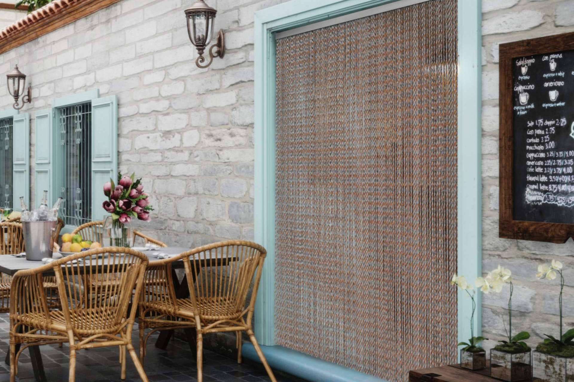 Los beneficios de las cortinas antimoscas para puertas de exterior