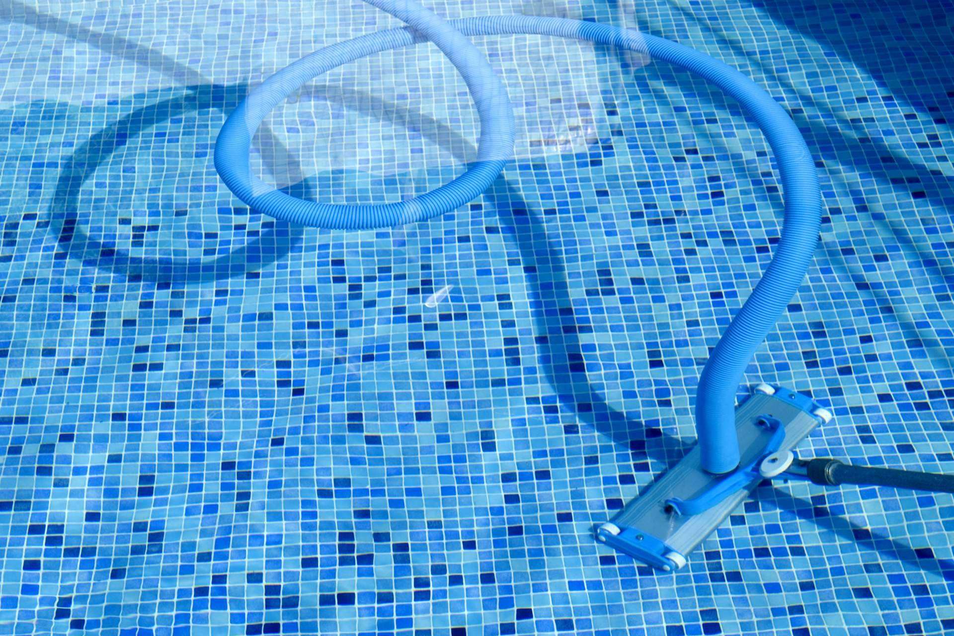 Comprar limpiafondos eléctricos para piscina en Swimhome