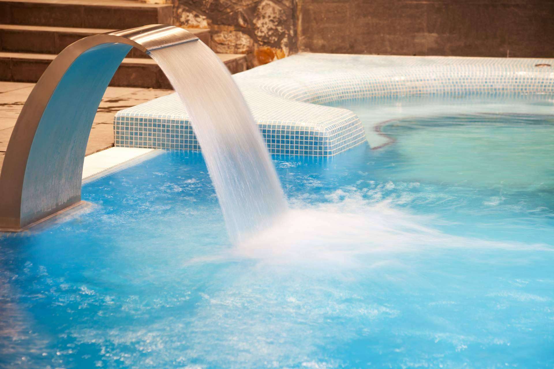 Swimhome dispone de cascadas acrílicas para piscina