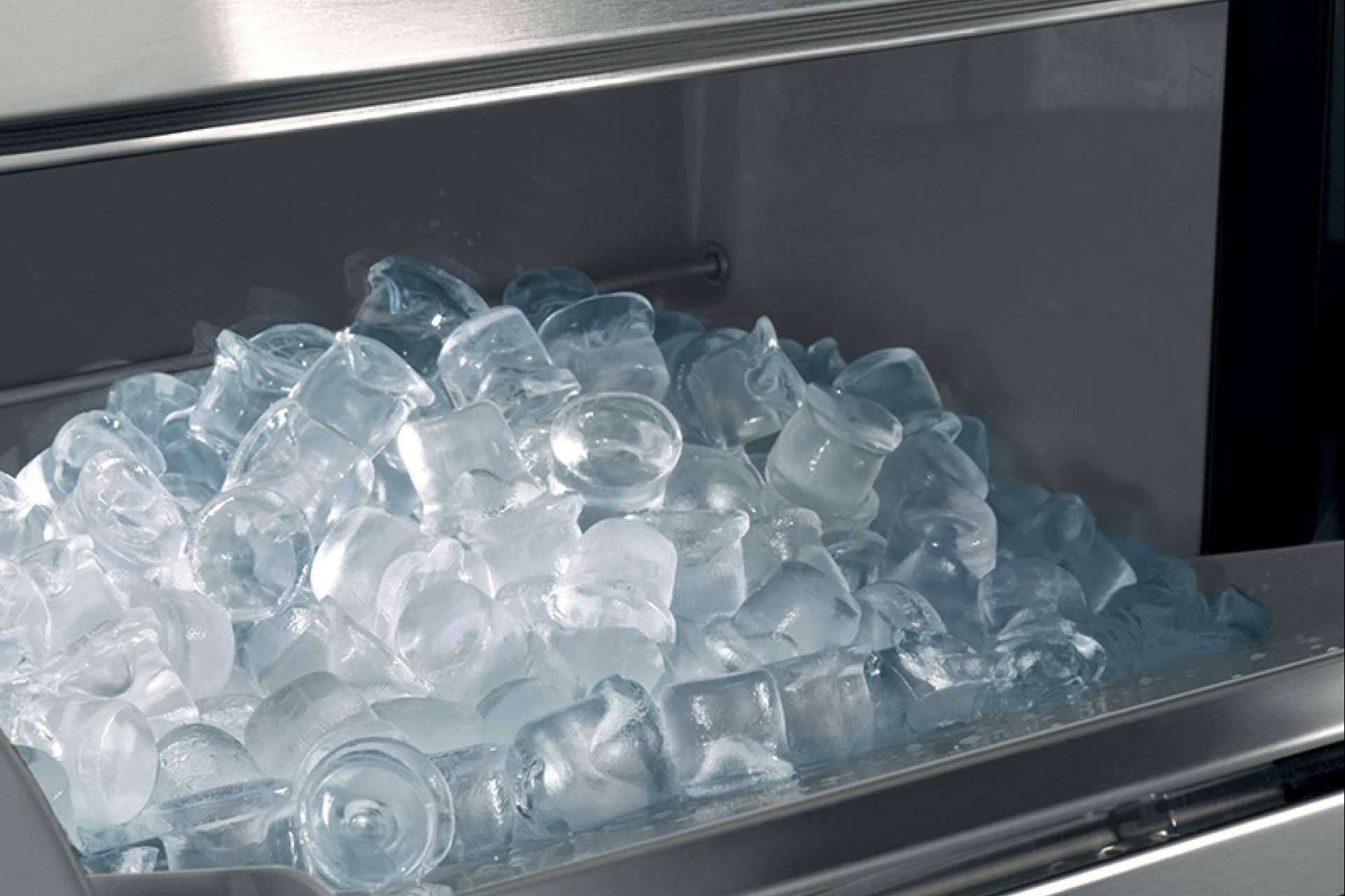 Auxihostelería y sus modelos de fabricadores de cubitos de hielo