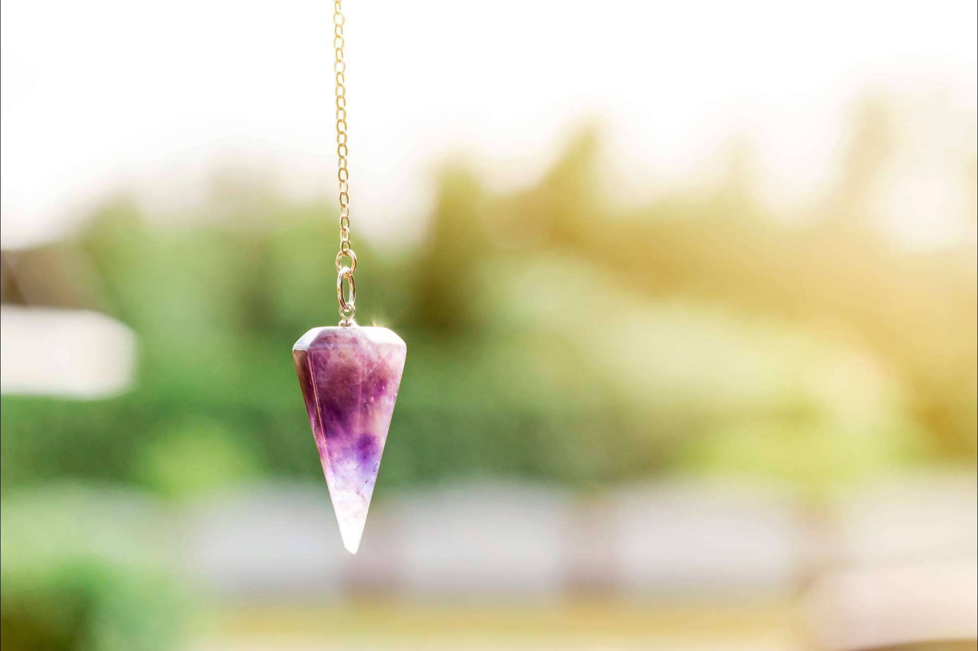 Amplio catálogo de collares en forma de rodado, en Tierra de Gemas