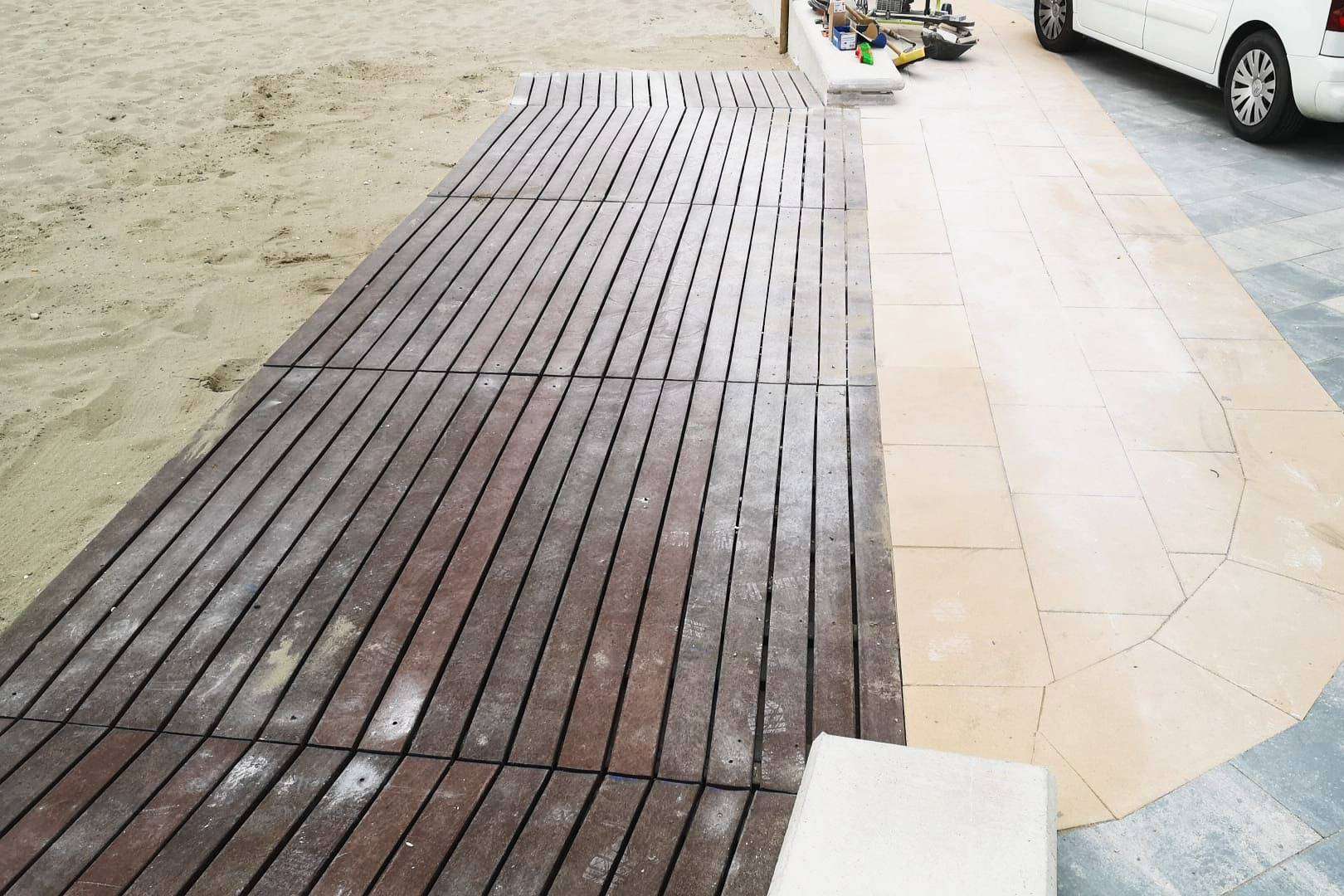 Pasarelas de plástico 100 % reciclado para las playas en verano