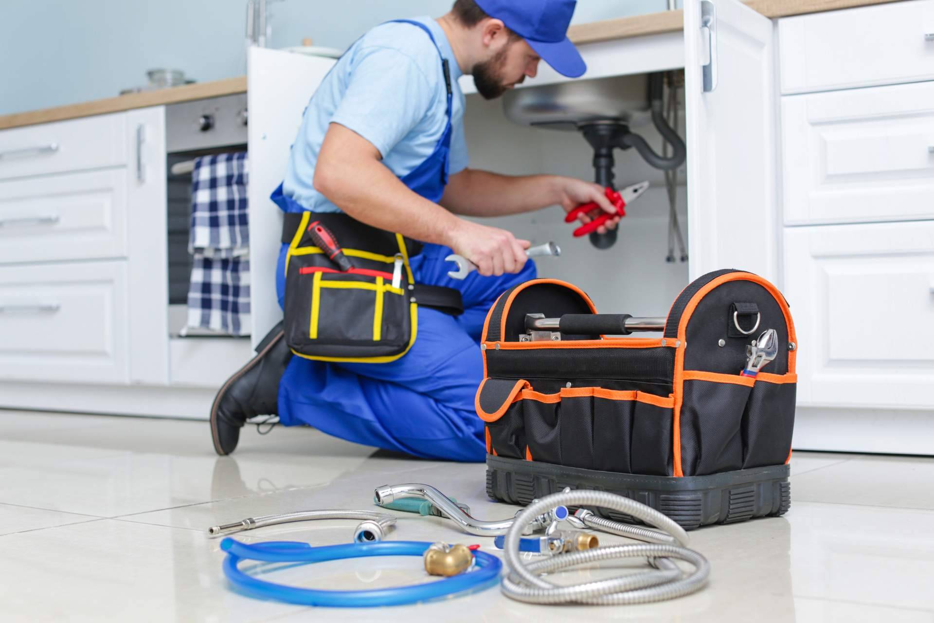 Repairs4You, fontaneros profesionales con servicio las 24 horas del día en Alicante