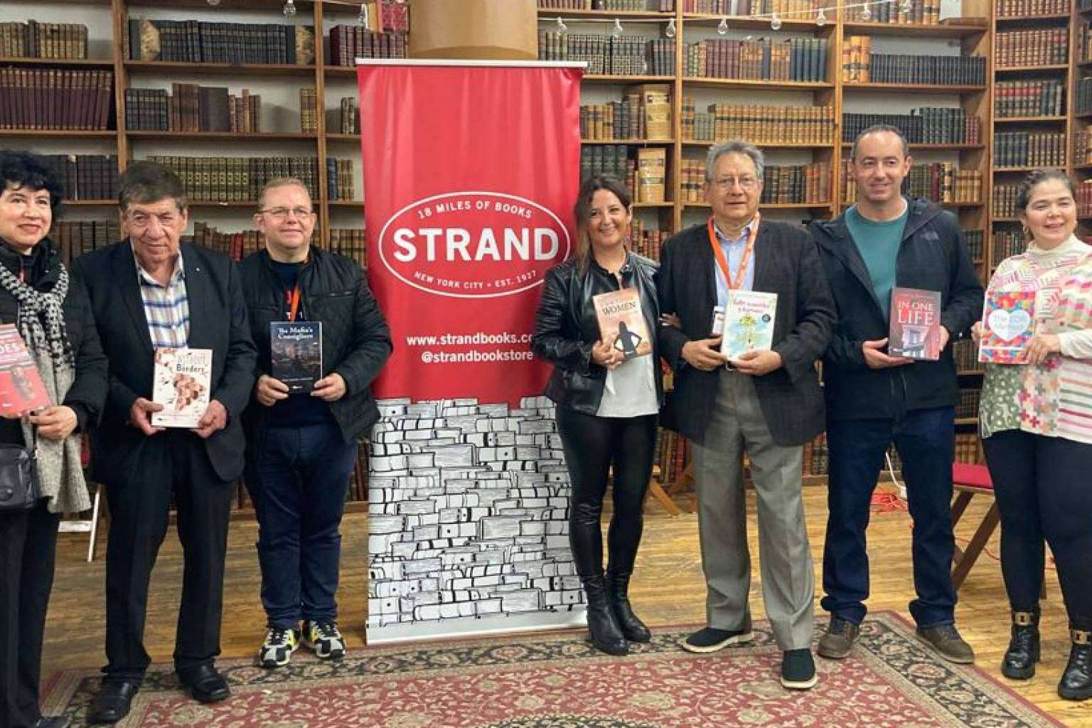 Juan Manuel Sánchez y su libro, ‘El abogado y la mafia’, viajan hasta Nueva York gracias a Círculo Rojo