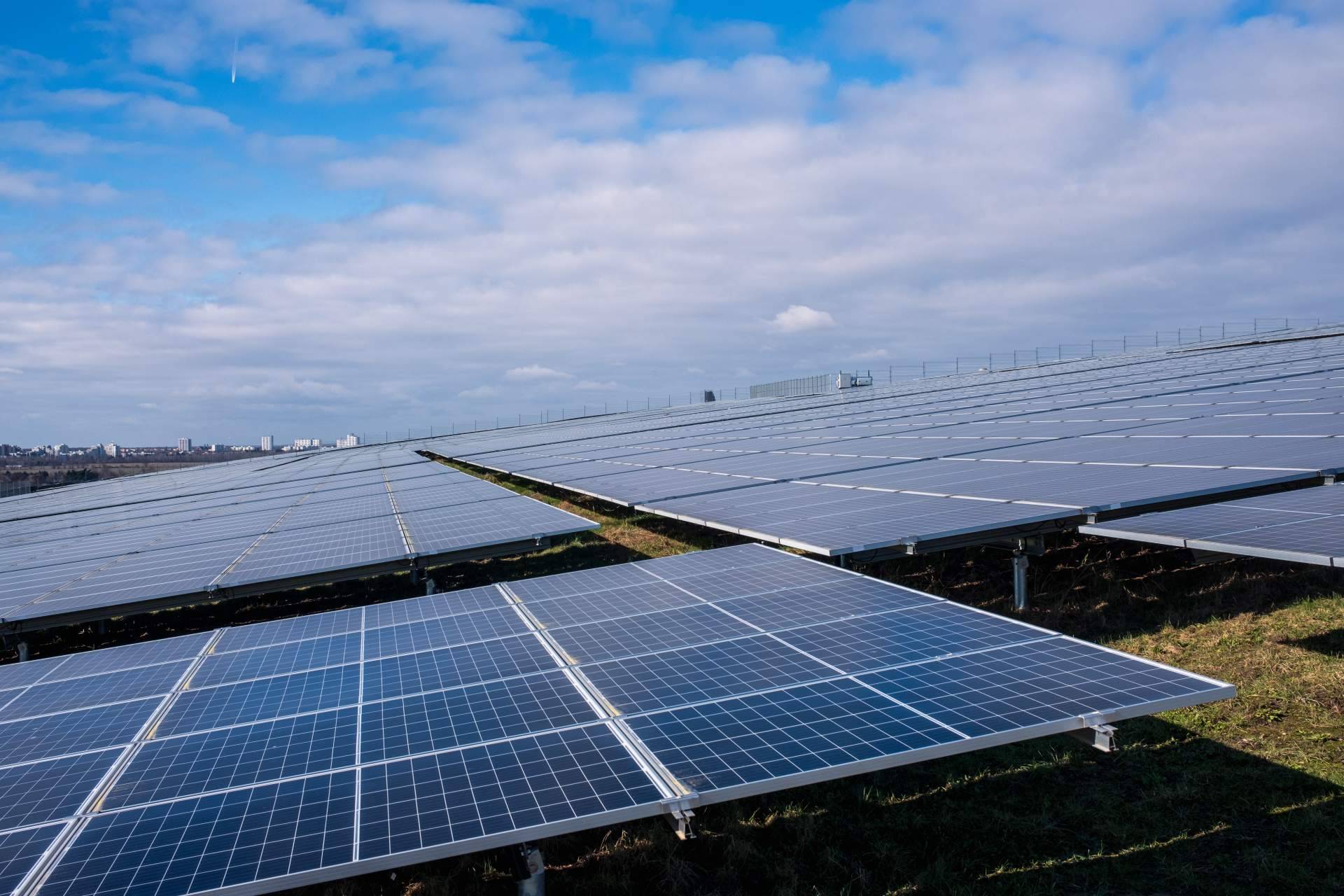 Instalar paneles solares para ahorrar hasta un 60 % en la factura de la electricidad, con Smart Wallboxes