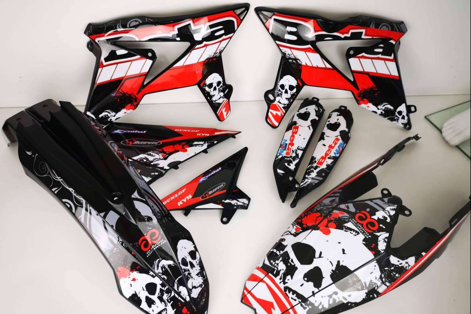 Pegatinas para moto personalizadas, de la mano de ADHESIVOSEMBARRADOS