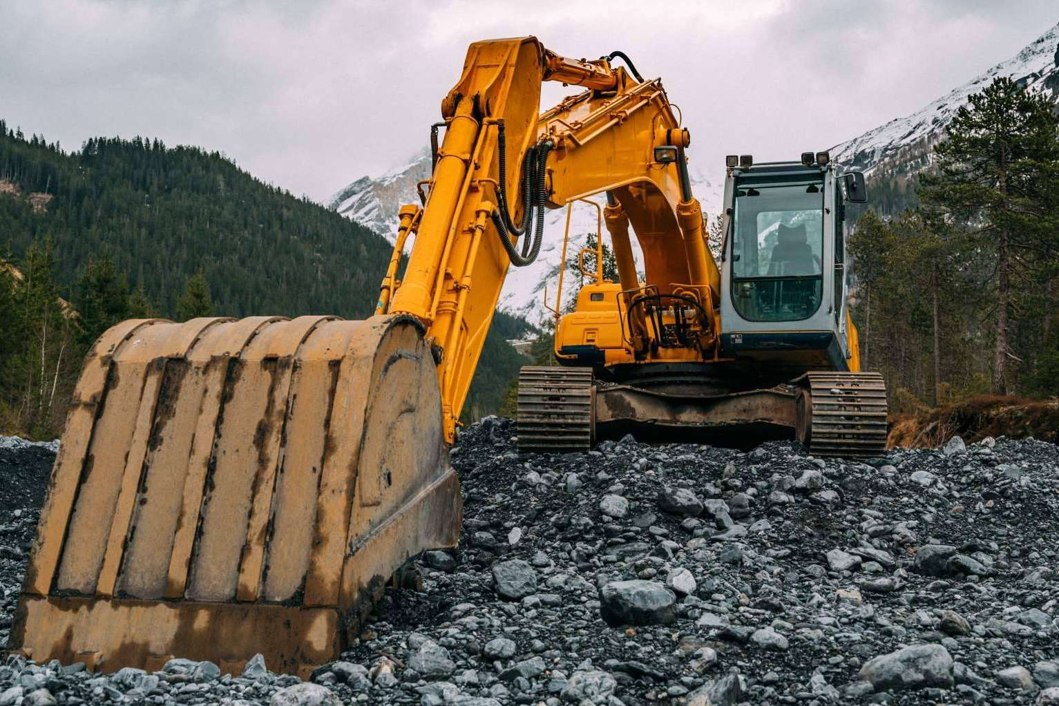 La empresa de alquiler de elevadores de tijera, Equipzilla