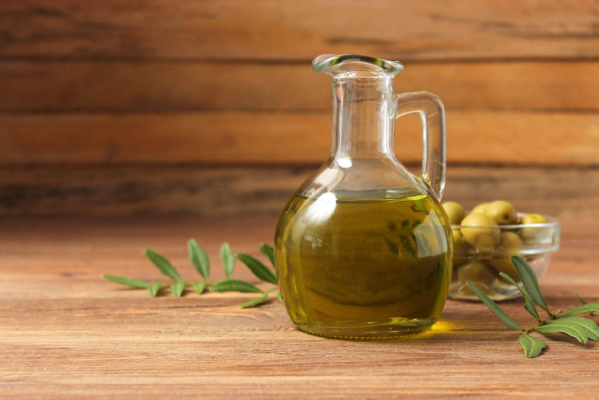 El aceite de oliva virgen extra español y su versatilidad culinaria