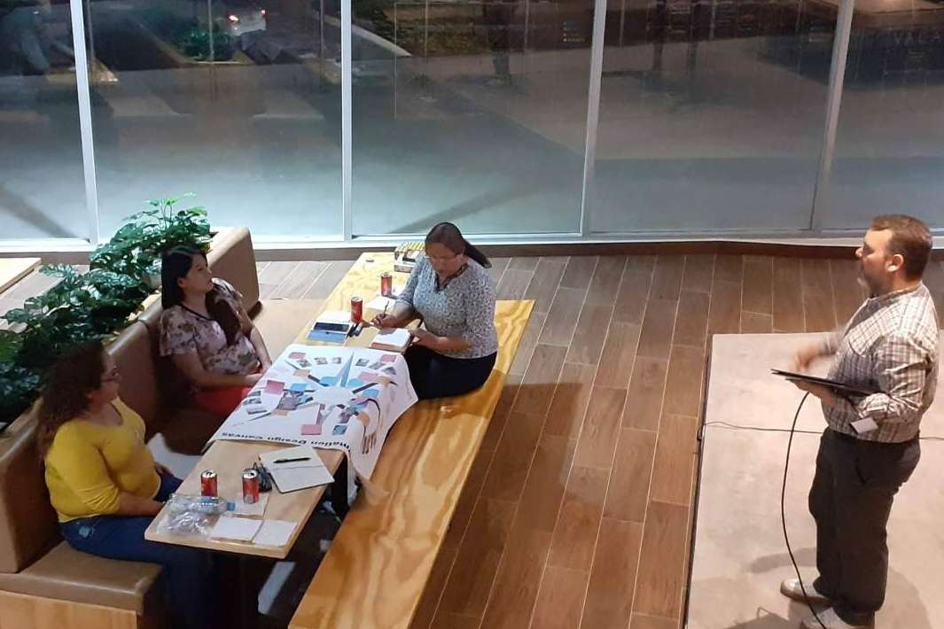 Implementar herramientas mejoradas para transformar un entorno de aprendizaje digital y tener un centro atractivo para los próximos alumnos