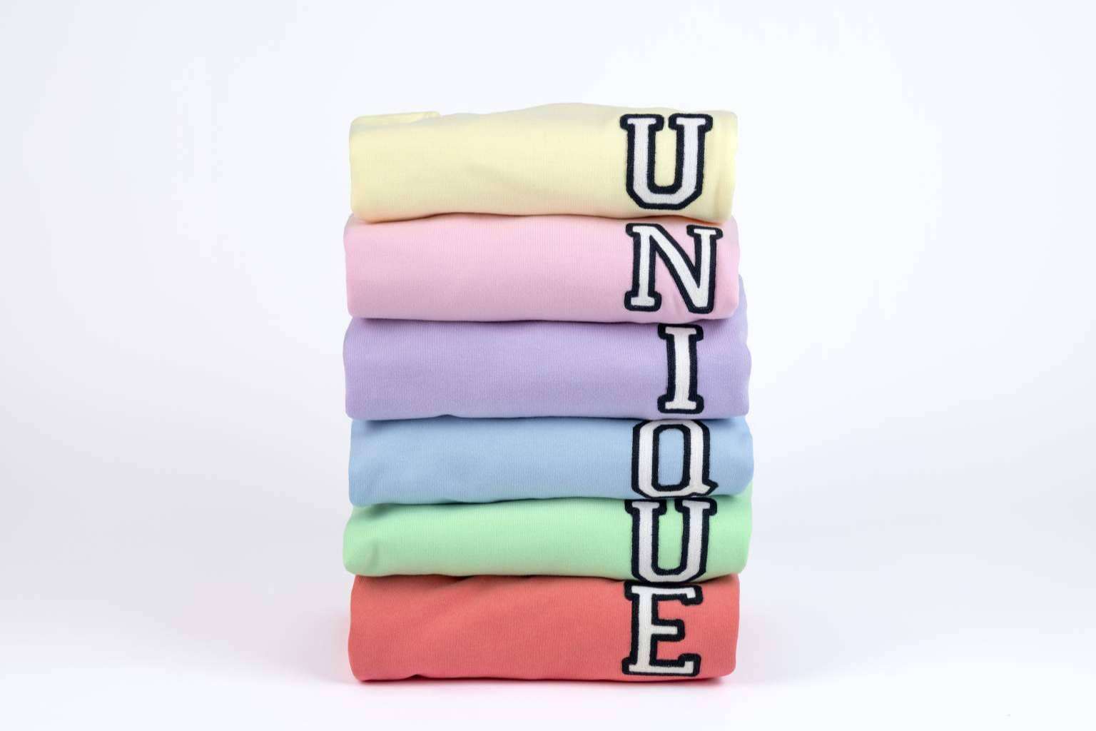 Anitials presenta las sudaderas unisex con letras personalizadas
