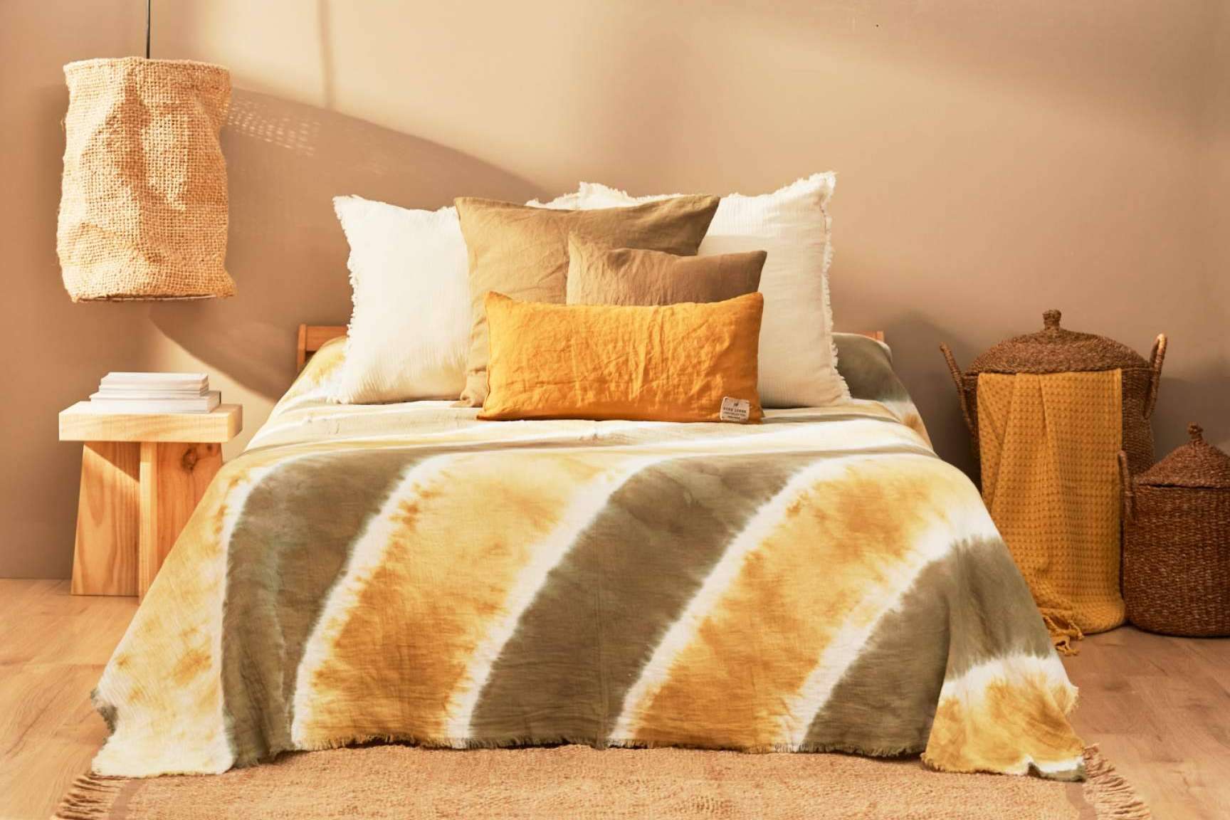 Textiles y accesorios para el hogar con la marca Calma House