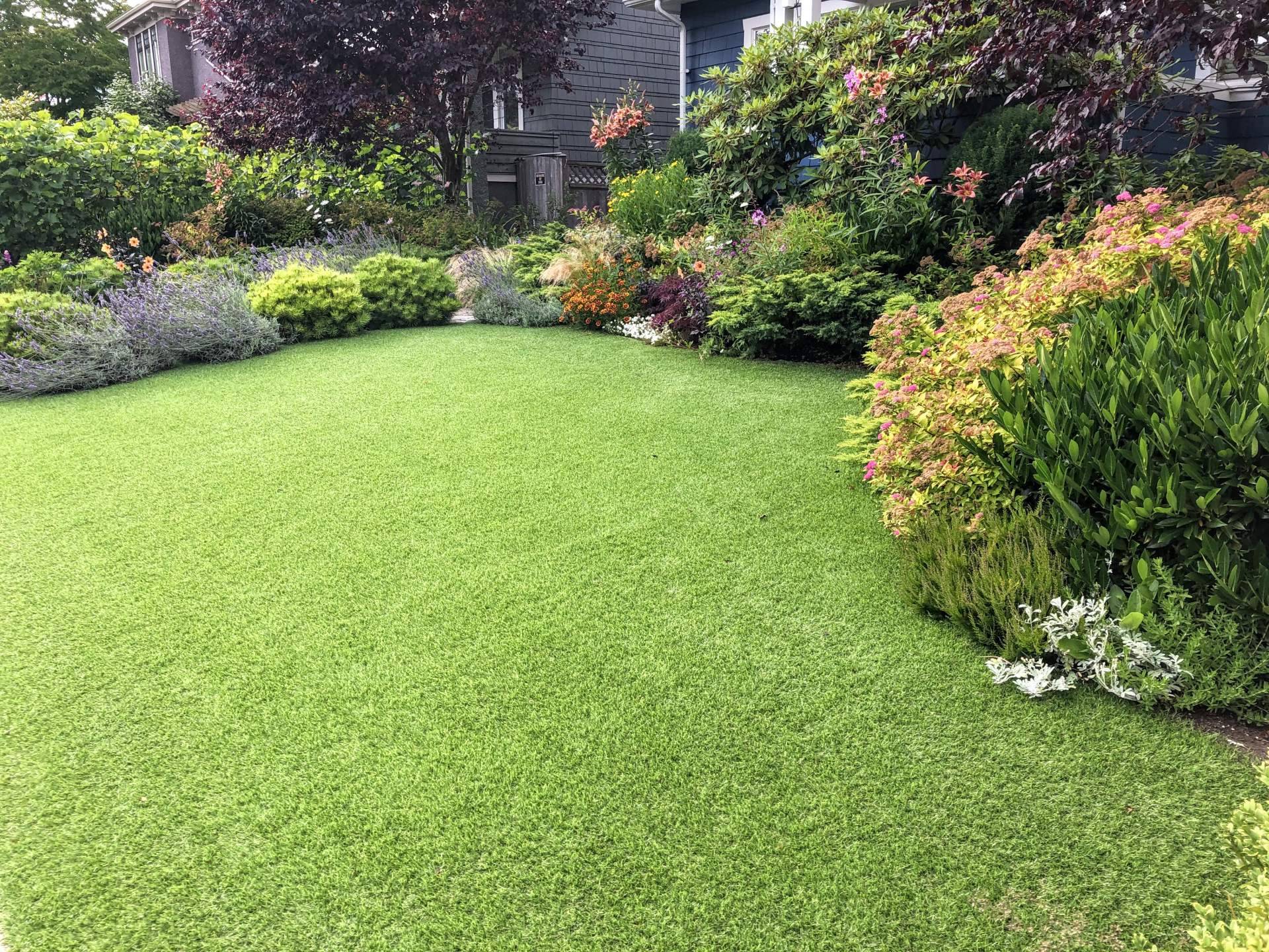 Desarrollo de jardines con césped artificial con Eurocesped