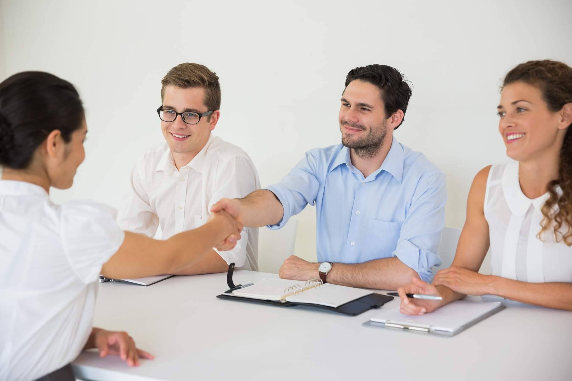 ¿Cómo se define correctamente el perfil profesional que requiere una empresa?