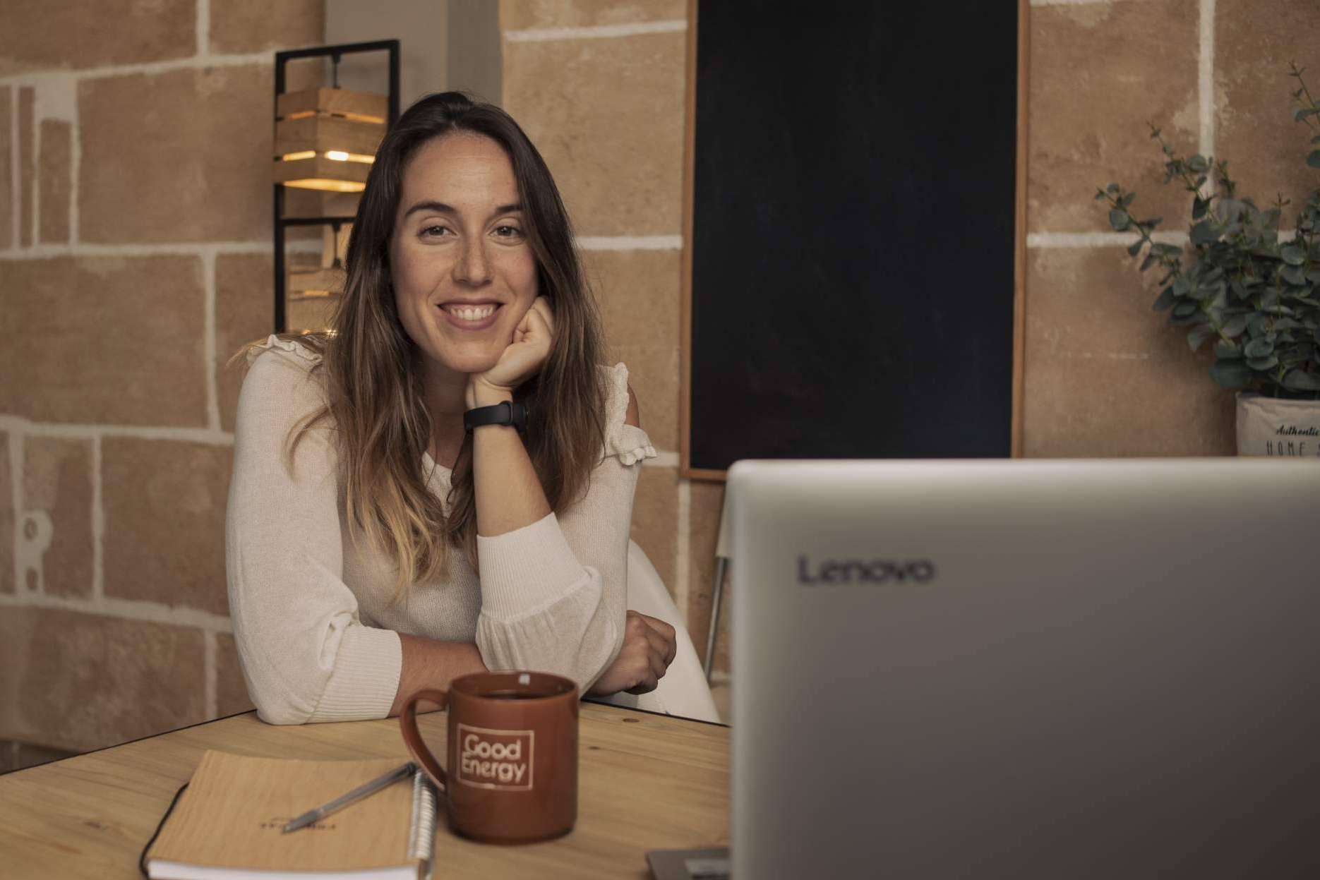 La academia para emprendedores que enseña a pensar como un estratega digital, Academia Dosis Digitales