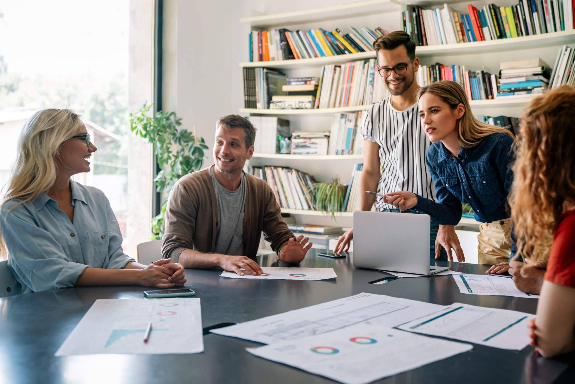 Khumpu genera estrategias de marketing digital para empresas