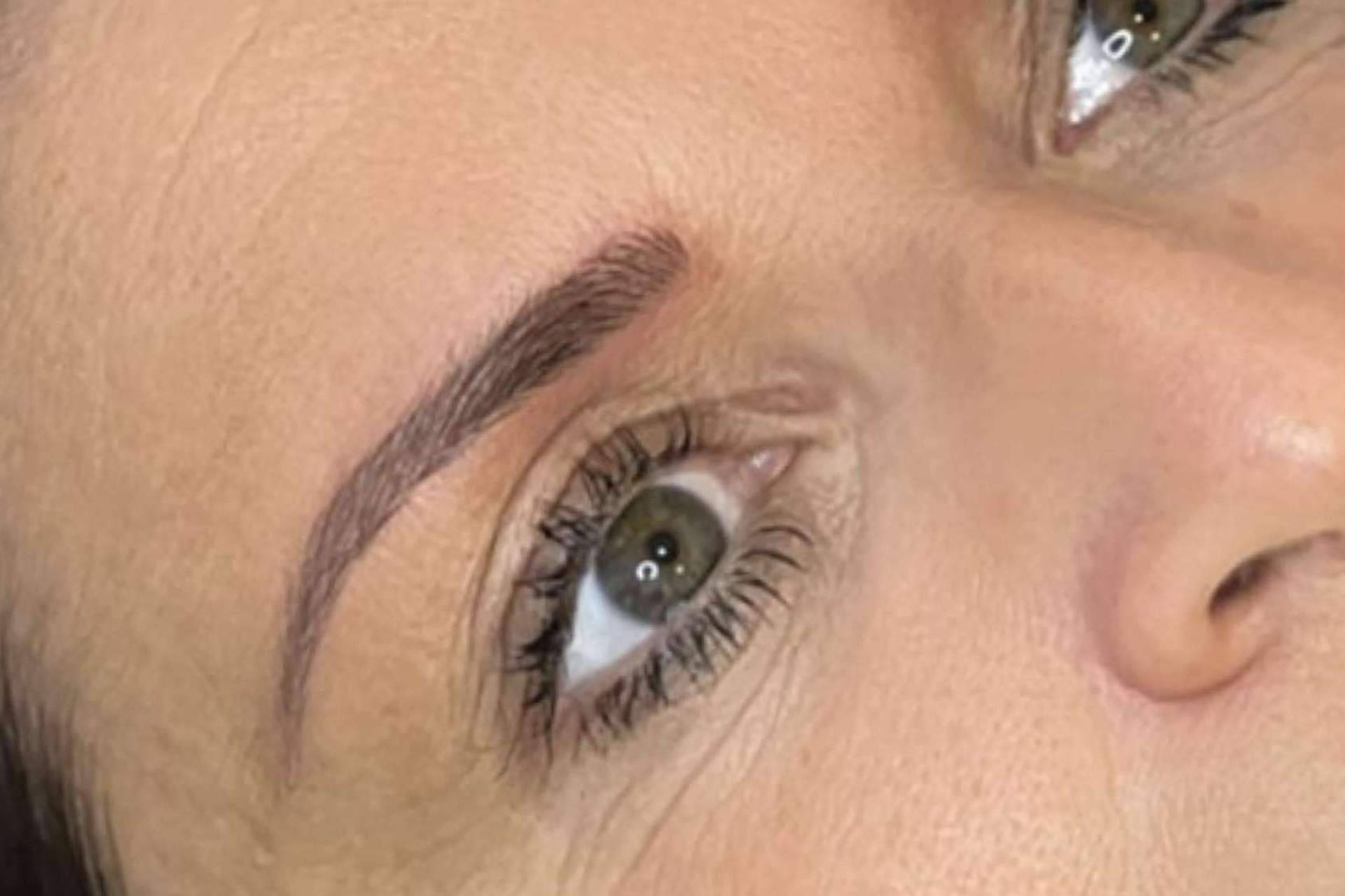 Mejorar la estética facial con un tratamiento de micropigmentación en Centro Microbeauty