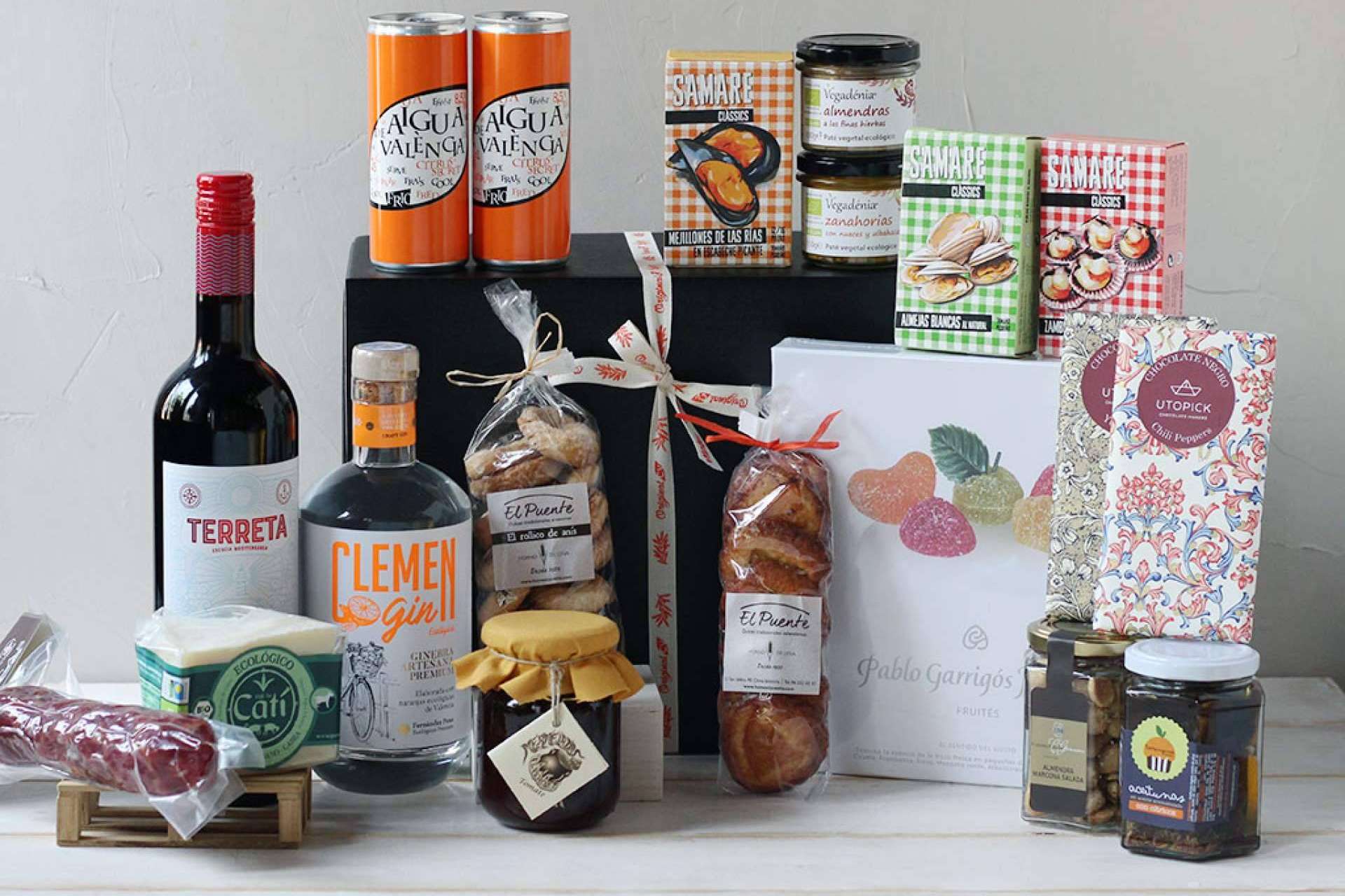 Original CV lanza sus cajas de regalo de Navidad para empresas hechas con productos valencianos