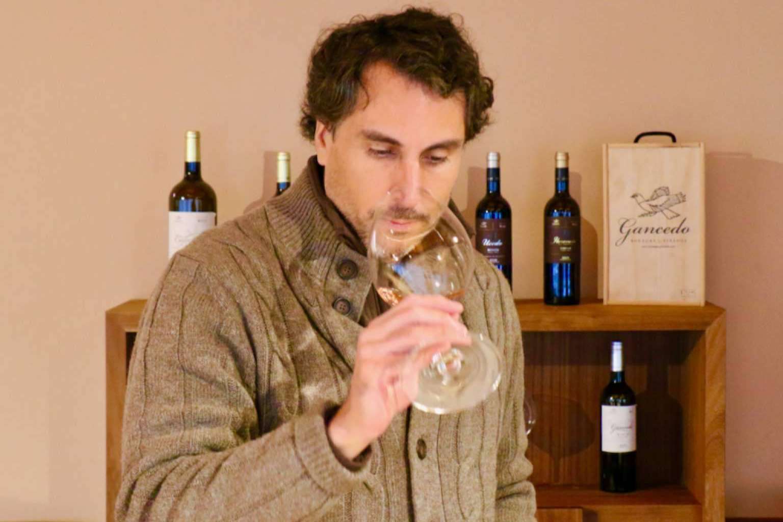 La visita del reconocido sumiller Fran Ramírez en El Bierzo con Gancedo