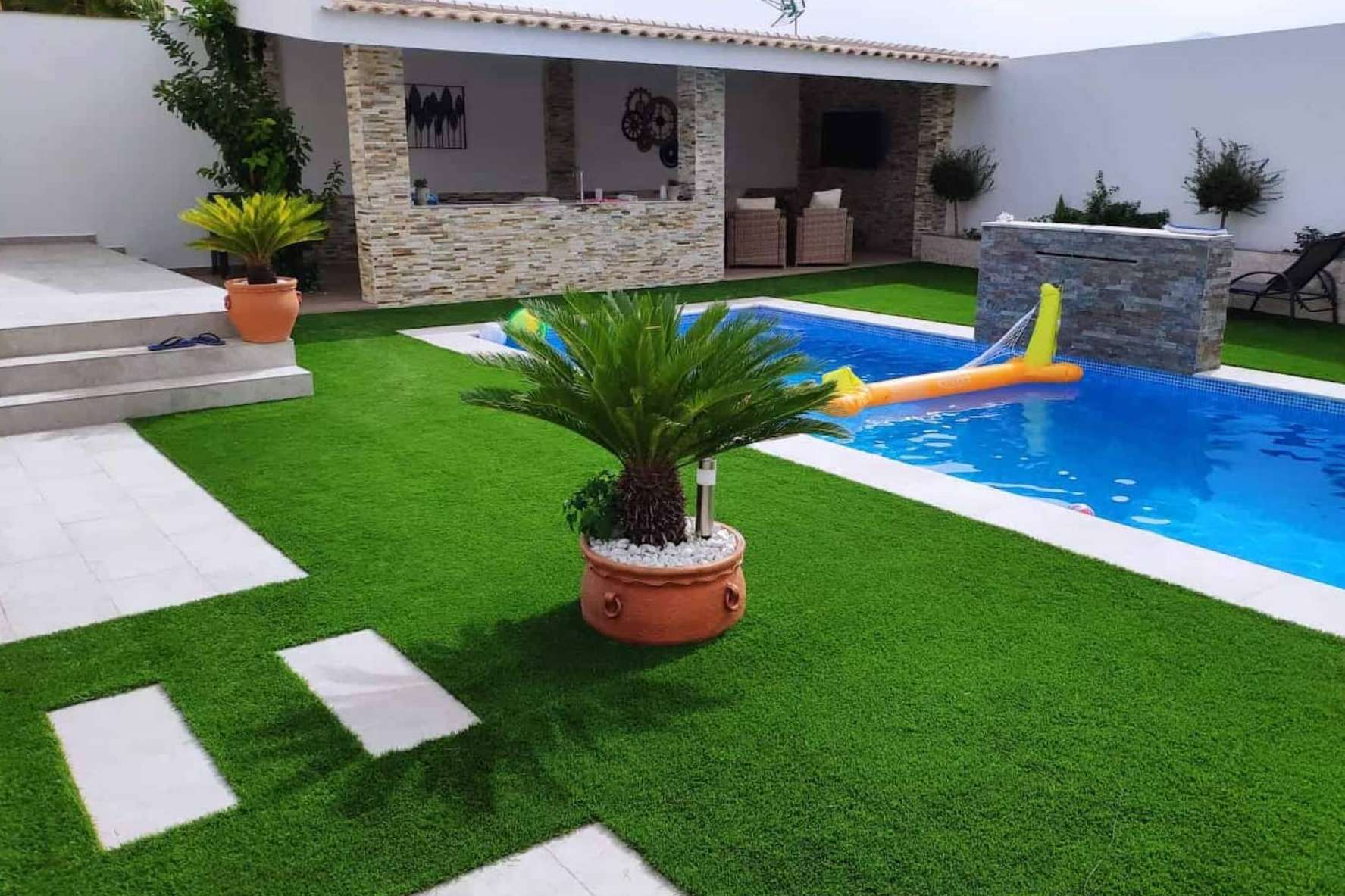 Césped artificial para un exterior perfecto con Albergrass