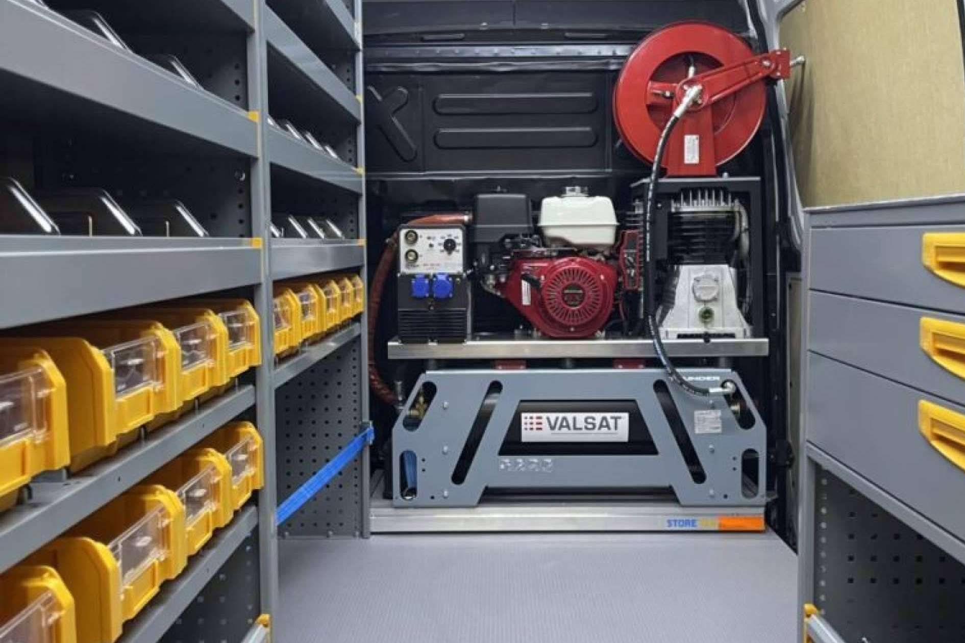 Equipamientos a medida de furgonetas y vehículos con Valsat