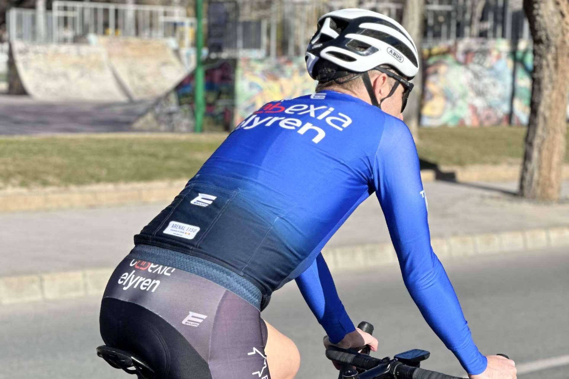 Ropa de ciclismo personalizada EKUON, una excelente elección para ciclistas exigentes