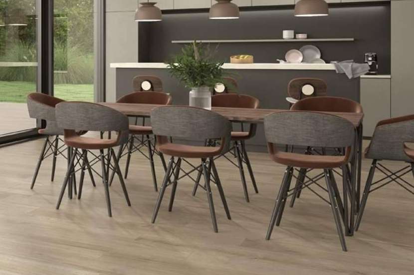 Los azulejos imitación de madera de Mundo Cerámicas ofrecen una opción decorativa versátil y duradera