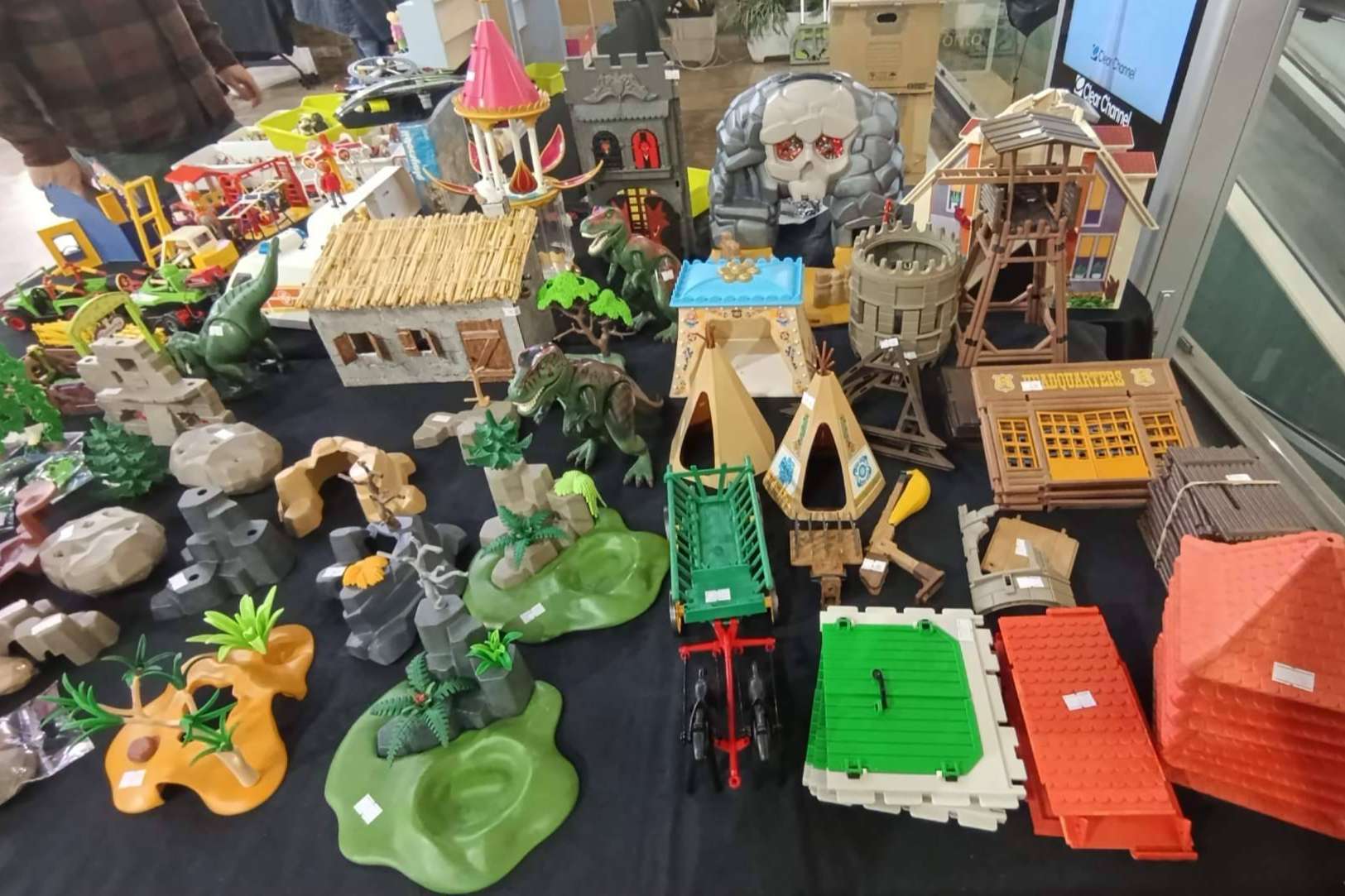 El Zoco de Pozuelo recibe al Mercado del Juguete de Madrid y a la exposición TENTELAND