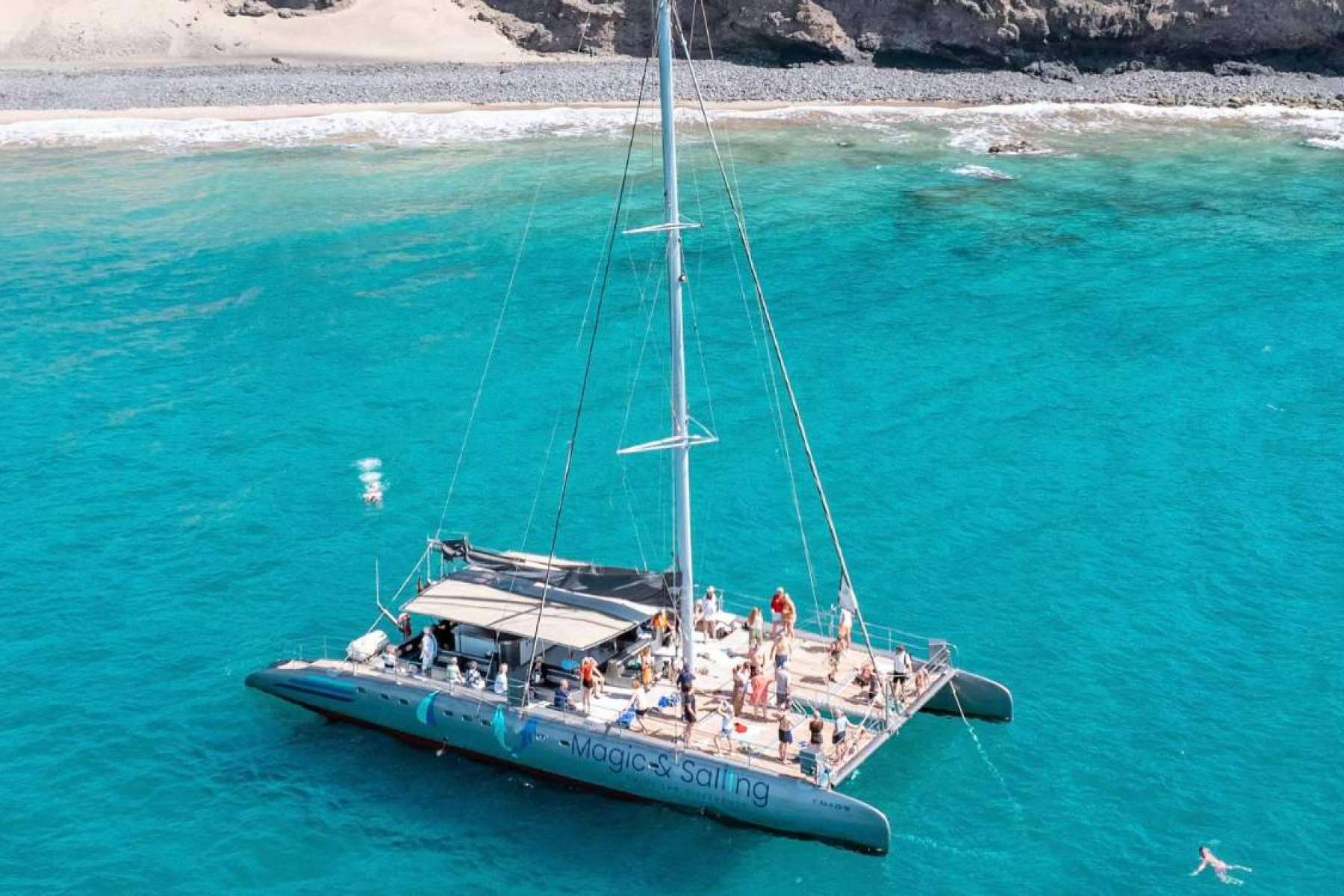 Magic & Sailing apuesta por la sostenibilidad en sus excursiones en catamarán en Fuerteventura