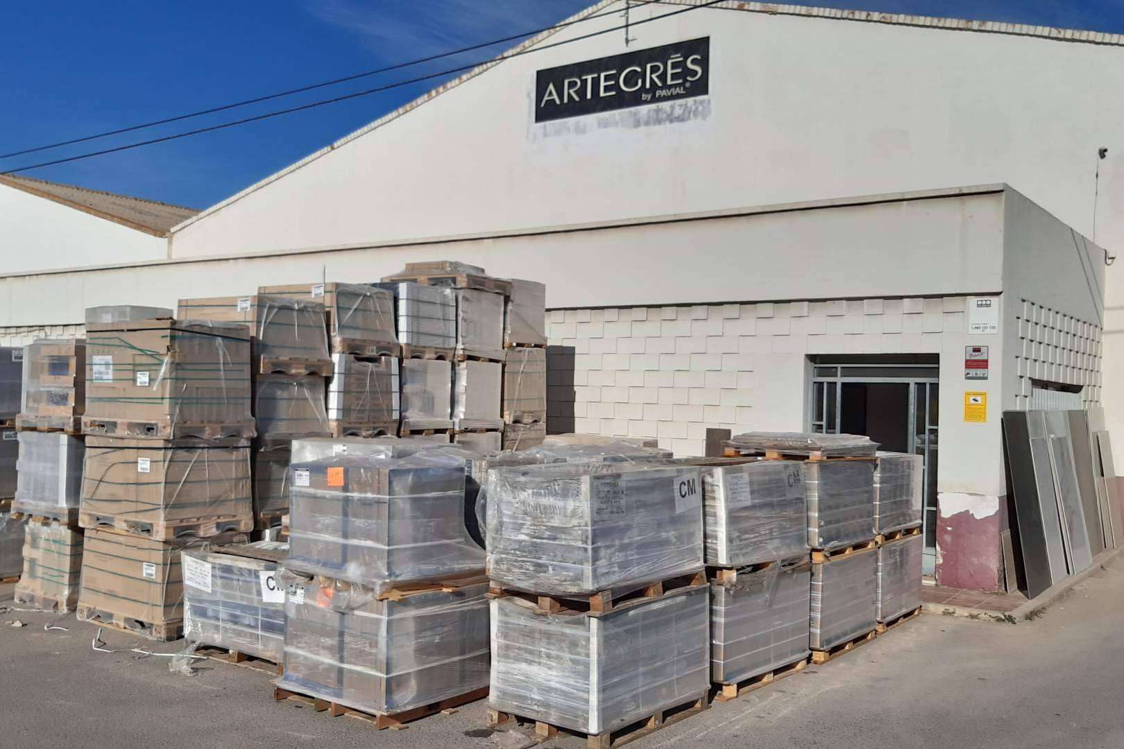 Artegres destaca por la venta de lotes de azulejos Outlet en segunda calidad