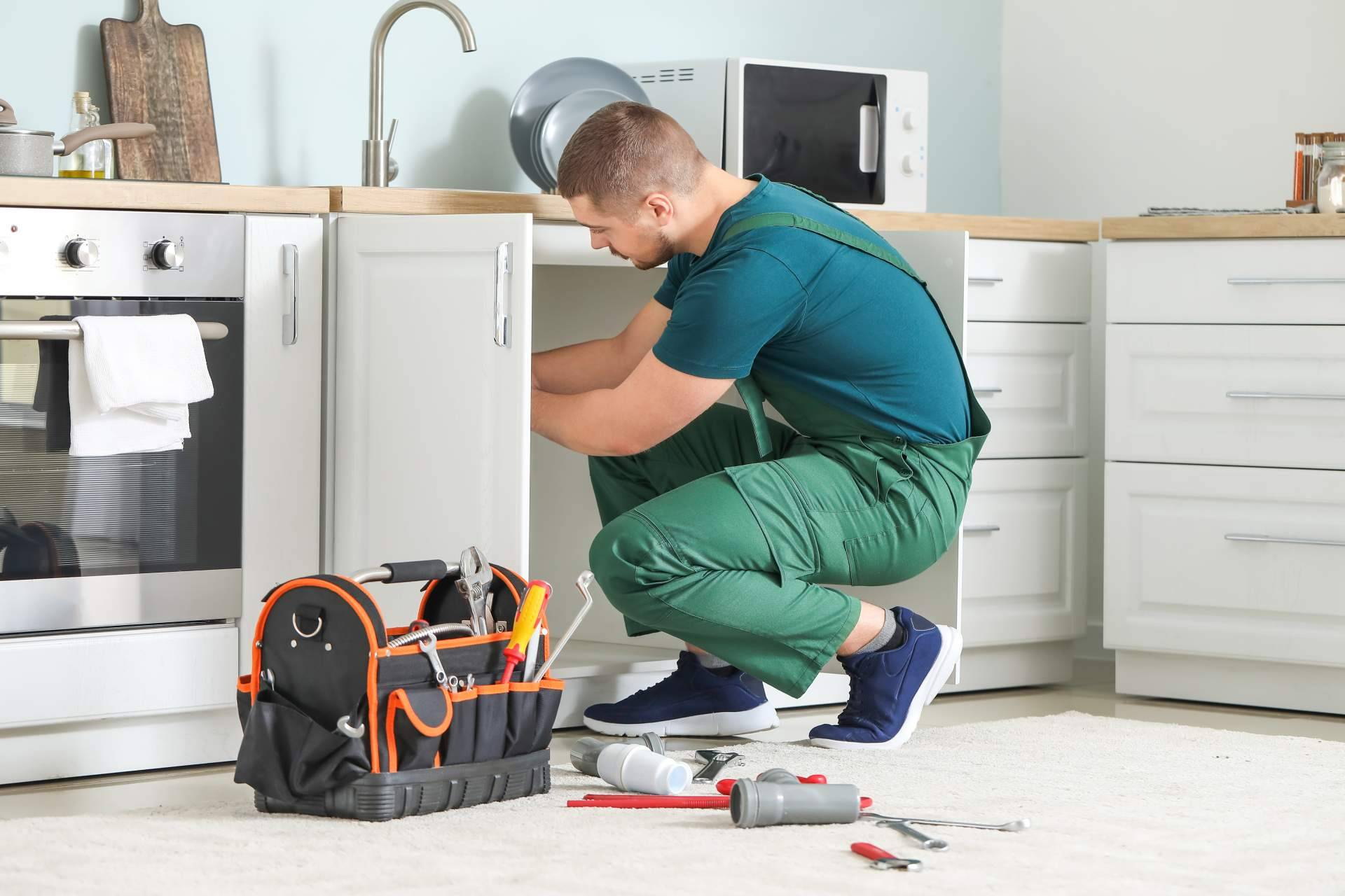 Servicios profesionales de fontaneros Calpe y Altea 24 horas con Soluciones González