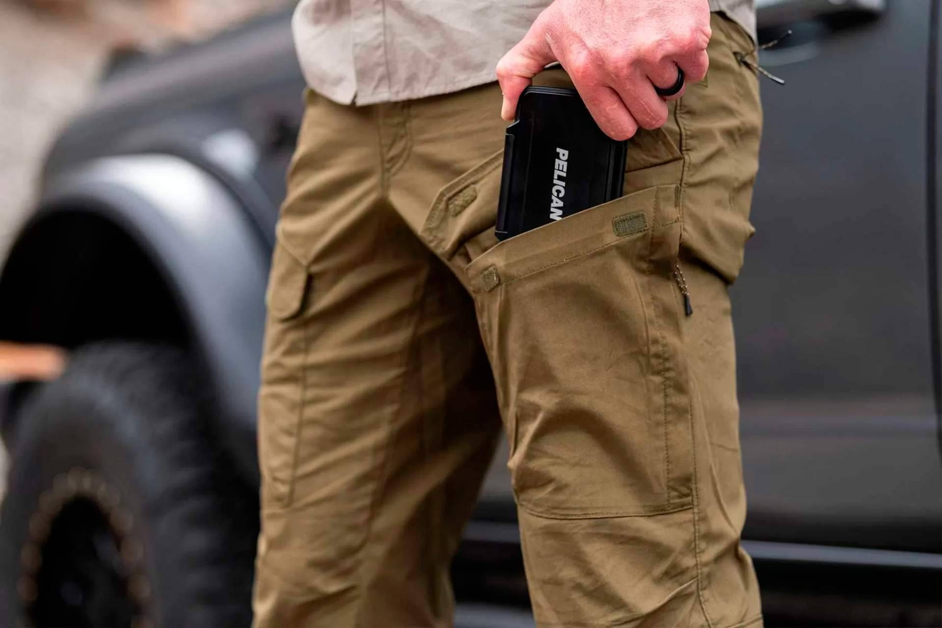 Durabilidad, bolsillos y movilidad; el secreto de los pantalones tácticos