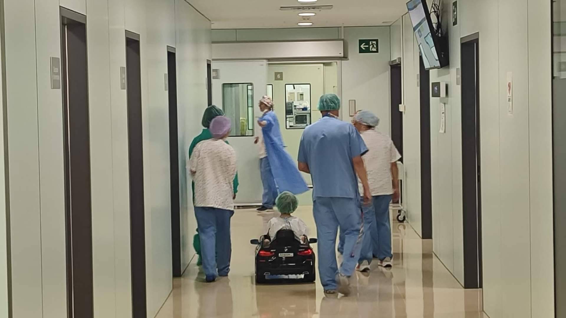 Aosom.es entrega vehículos infantiles para humanizar la estancia hospitalaria en Sant Joan de Déu