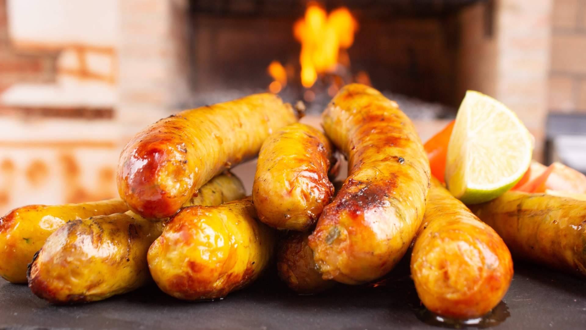 D’Carnilsa impulsa la expansión del chorizo colombiano en París con su receta santarrosana