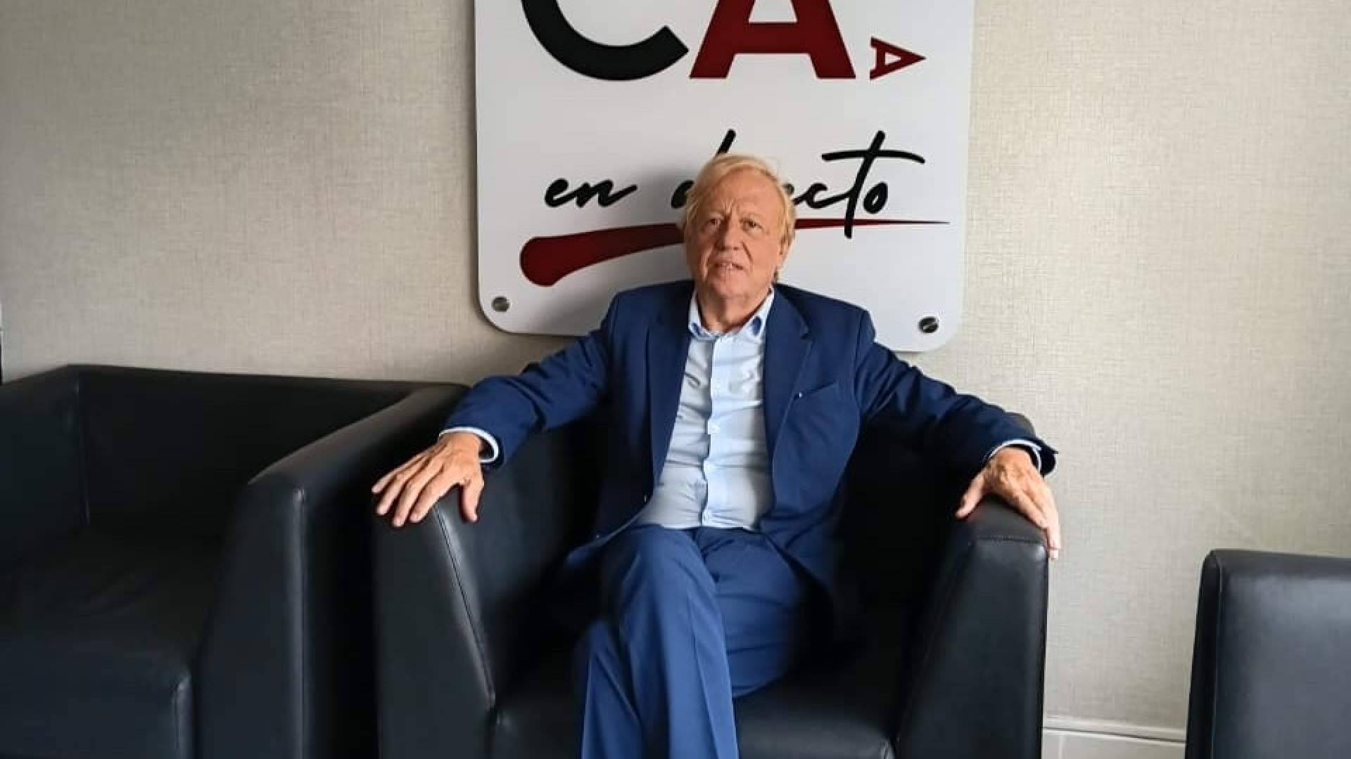 Carlos Malo de Molina, primer galardonado con el Premio Internacional Panameño de Literatura