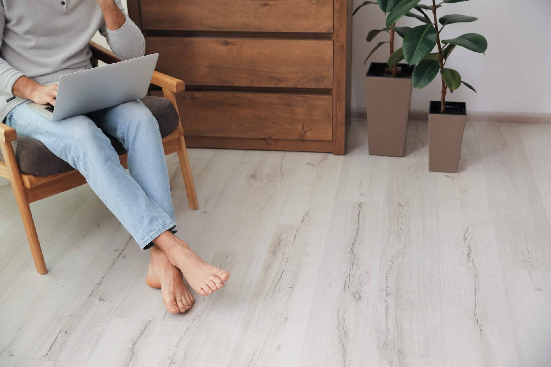 Qué es el suelo vinílico SPC y por qué se ha convertido en la mejor alternativa al parquet